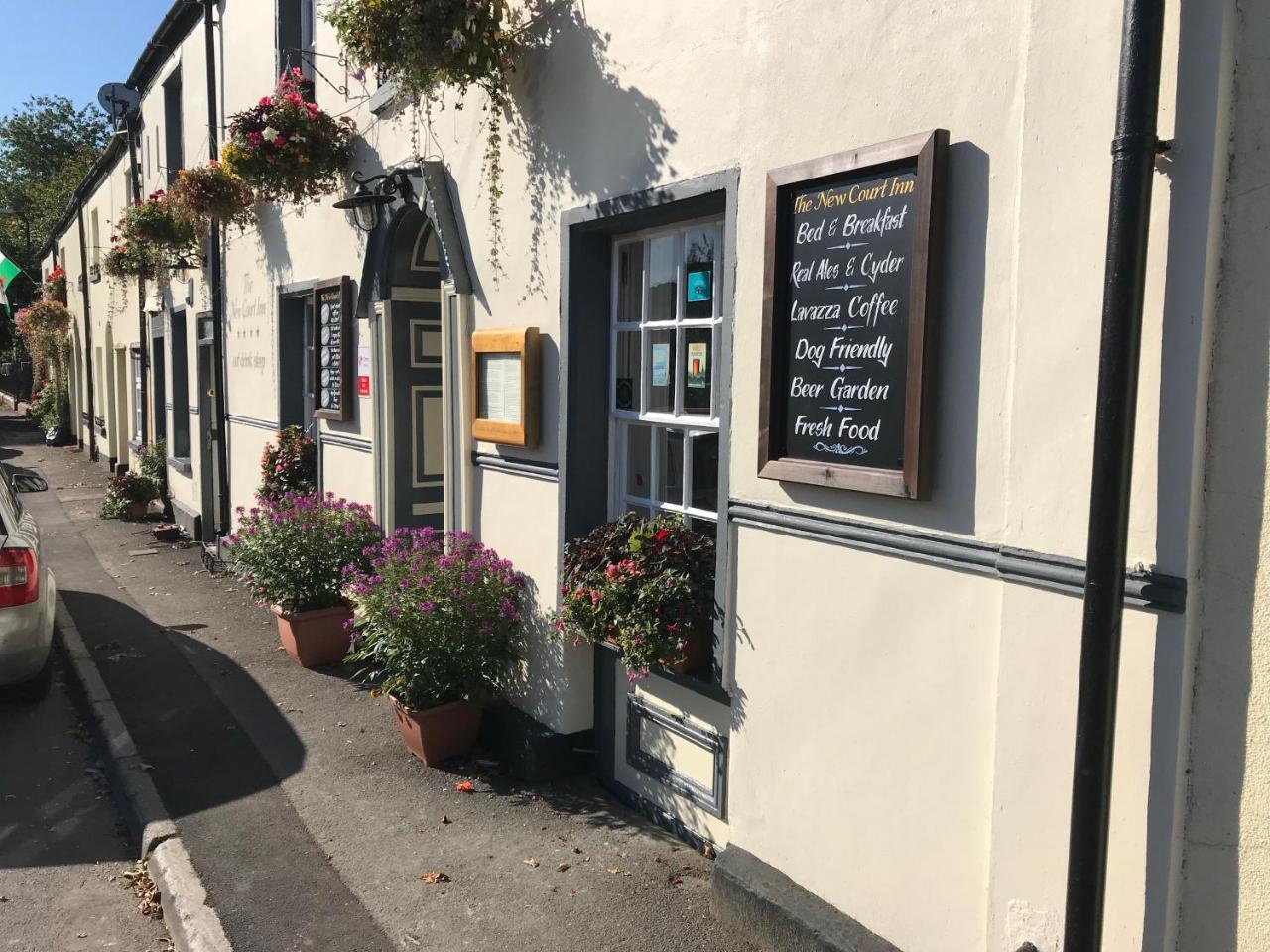 The New Court Inn Usk Exteriör bild